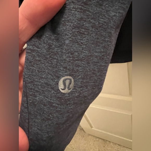 Mens Lululemon Surge 1/2 Zip Pullover - Picture 3 of 3